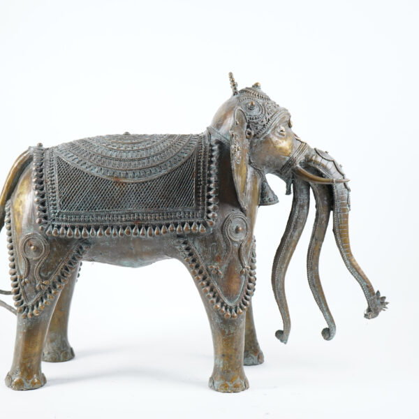 ELEPHANT THREE TRUNK